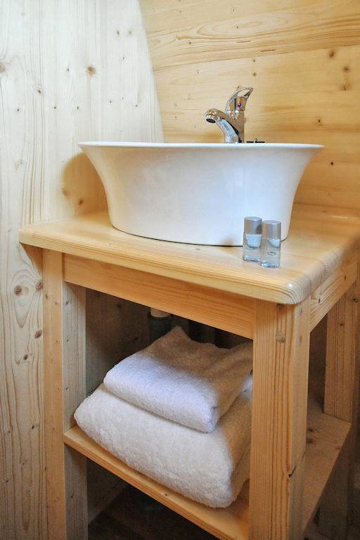 La cabane forestière - la Petite Sapinière in Voussac, Allier