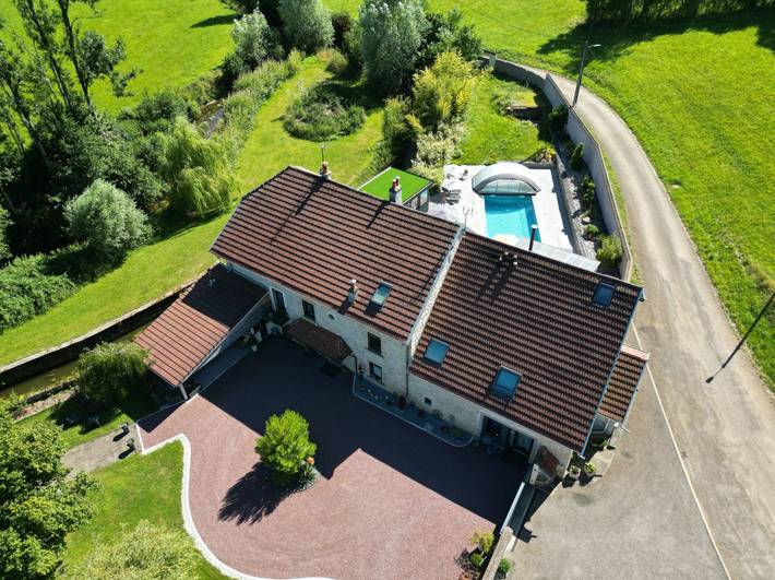 Chambre d’hôte pour 2 personnes, avec jardin et piscine dans Haute-Saône