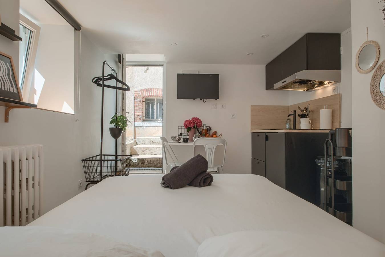 Entire studio, Le Noux - Terrasse - Wifi in Laval, Mayenne