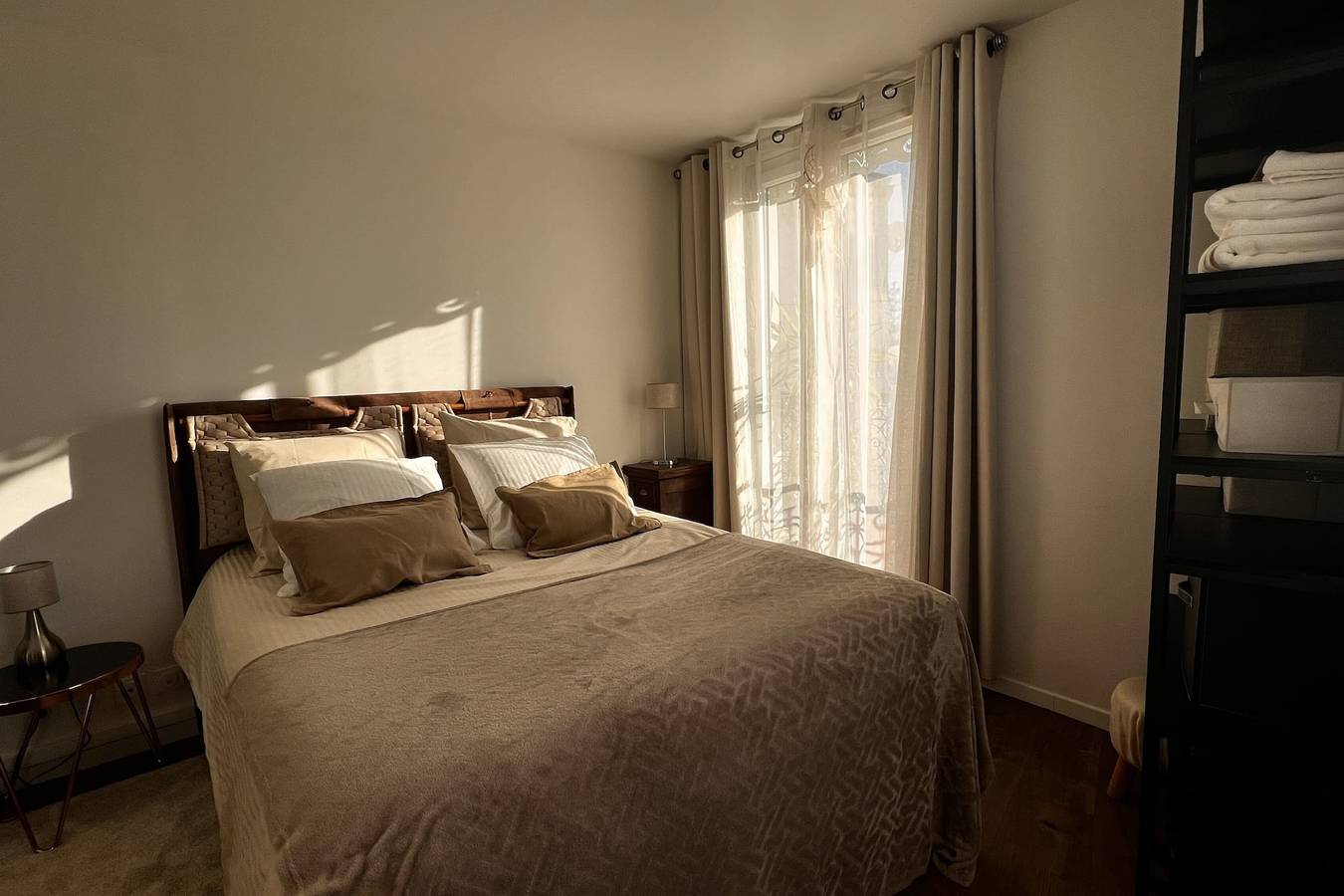 Ganze Wohnung, Bright apartment with canal view in Saint-Denis, Seine-Saint-Denis
