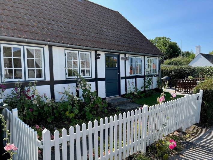 Ferieudlejning for 2 personer, med terrasse, husdyr tilladt på Samsø