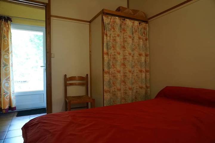 Gîte pour 4 personnes, avec terrasse et jardin ainsi que jacuzzi et piscine, animaux acceptés à Asperjoc - 3