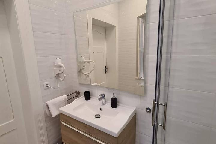 Appartement entier, Appartement-Salle de bain privée-Vue sur Rue-Erdgeschoss in Bad Salzuflen, Arrondissement de Lippe