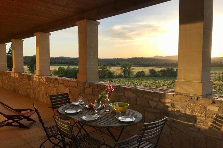 Gîte pour 7 personnes, animaux acceptés à Vacquières