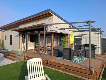 Gîte pour 7 personnes, avec terrasse et piscine à Pomérols