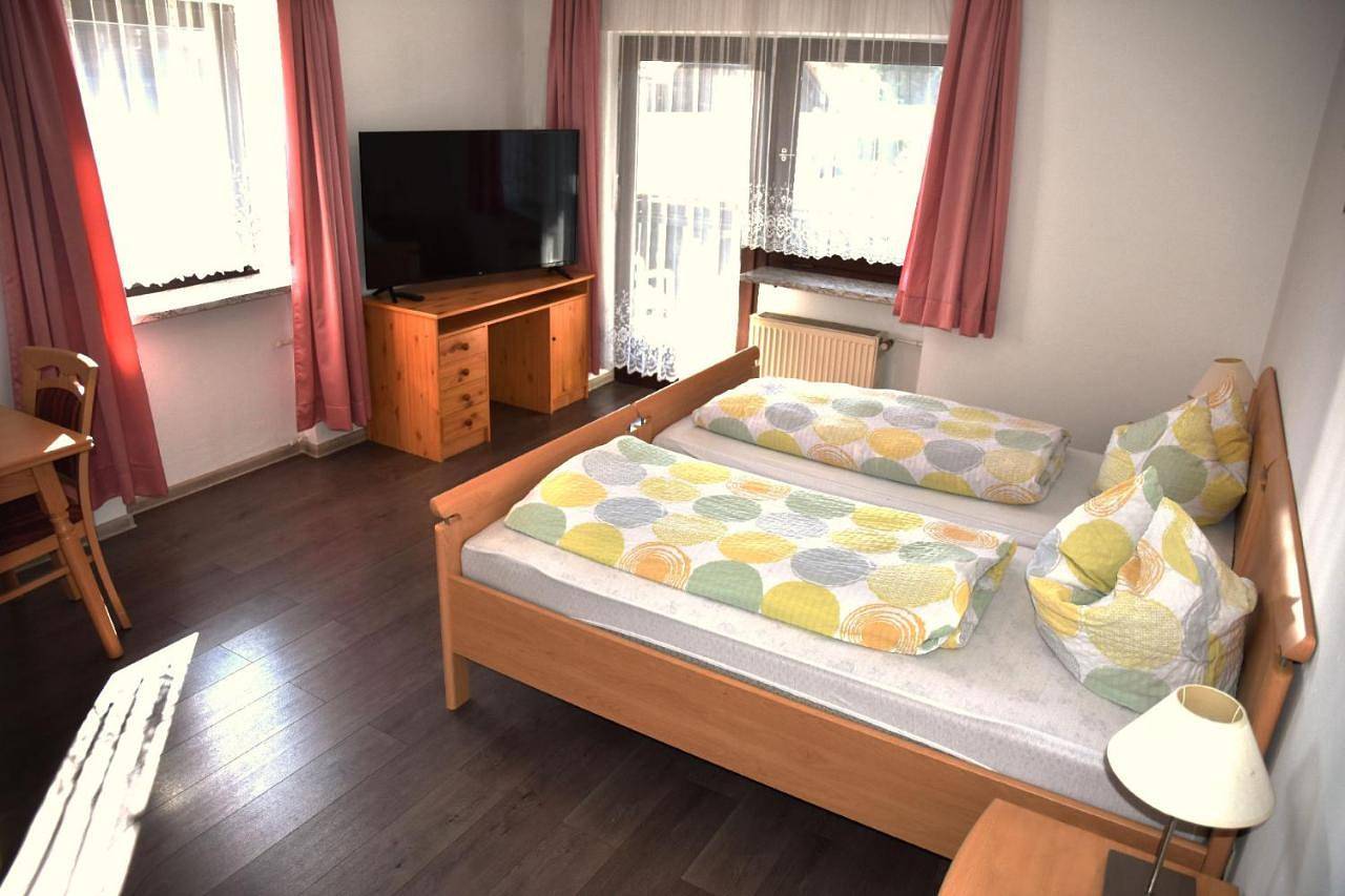 Single Room with Bathroom in Prackenbach, Ostbayern