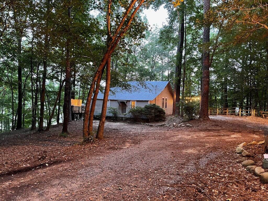 Historic Buzzard Roost on the Lake - Stay on Lake Tuscaloosa! in Tuscaloosa County