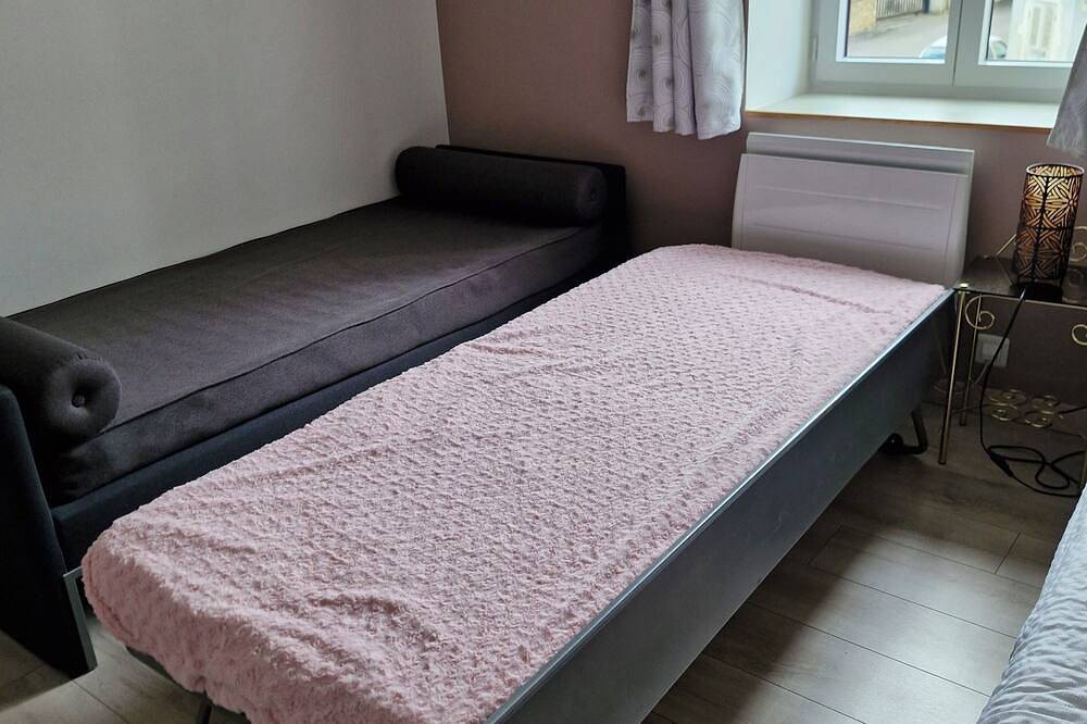 Grand gite luxueux 160 m2 , capacité 6 adultes + 3 enfants avec spa in Montillot, Arrondissement d'Avallon
