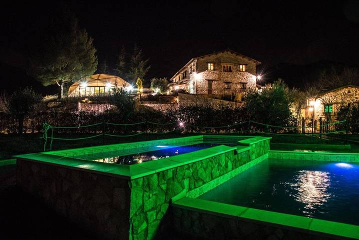Station pour 2 personnes, avec jardin ainsi que vue et piscine à Fabriano - 4