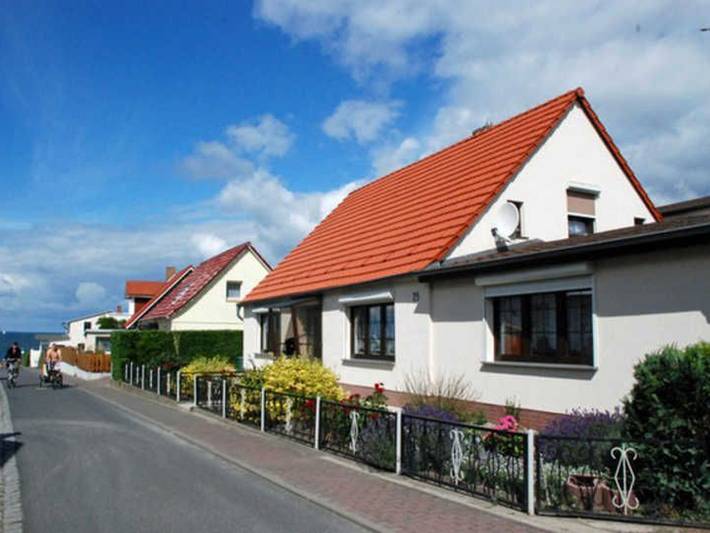 Ferienwohnung für 2 Personen, mit Terrasse und Garten in Klein Zicker