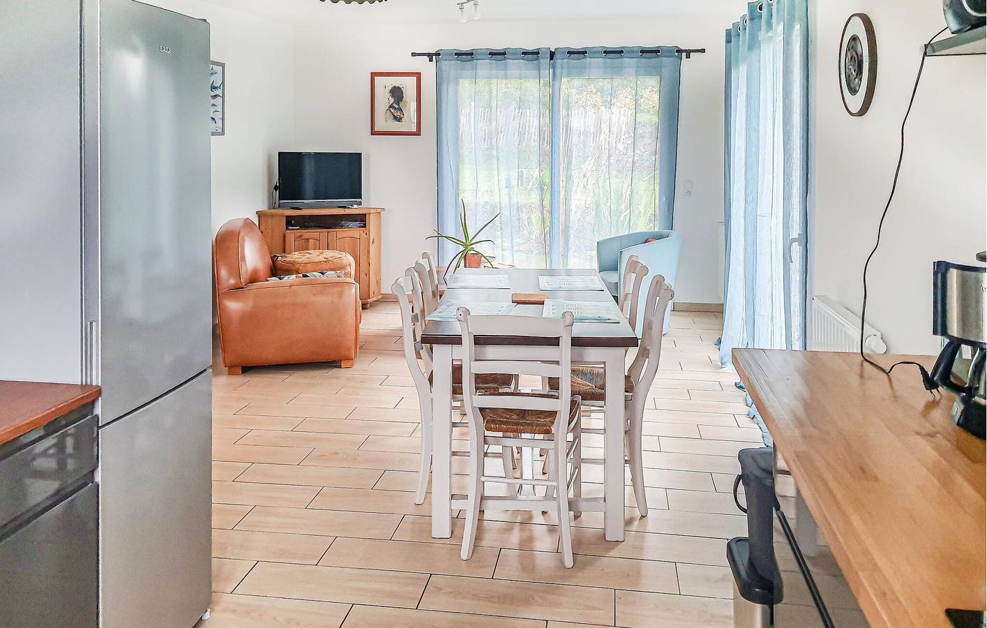 Appartement confortable à 2 km de la plage avec parking et jardin in Trévou-Tréguignec, Côte de Granit Rose