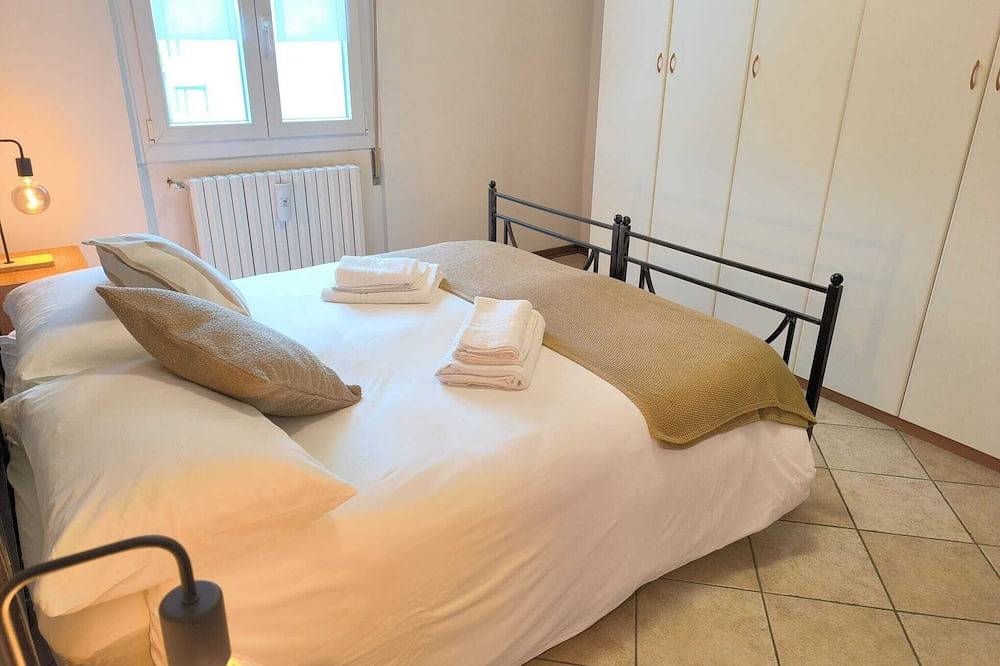 Ganze Wohnung, Città di Brescia adorable 4 person apartment with Ac in Brescia Hospital Area in Brescia, Gardasee-Berge