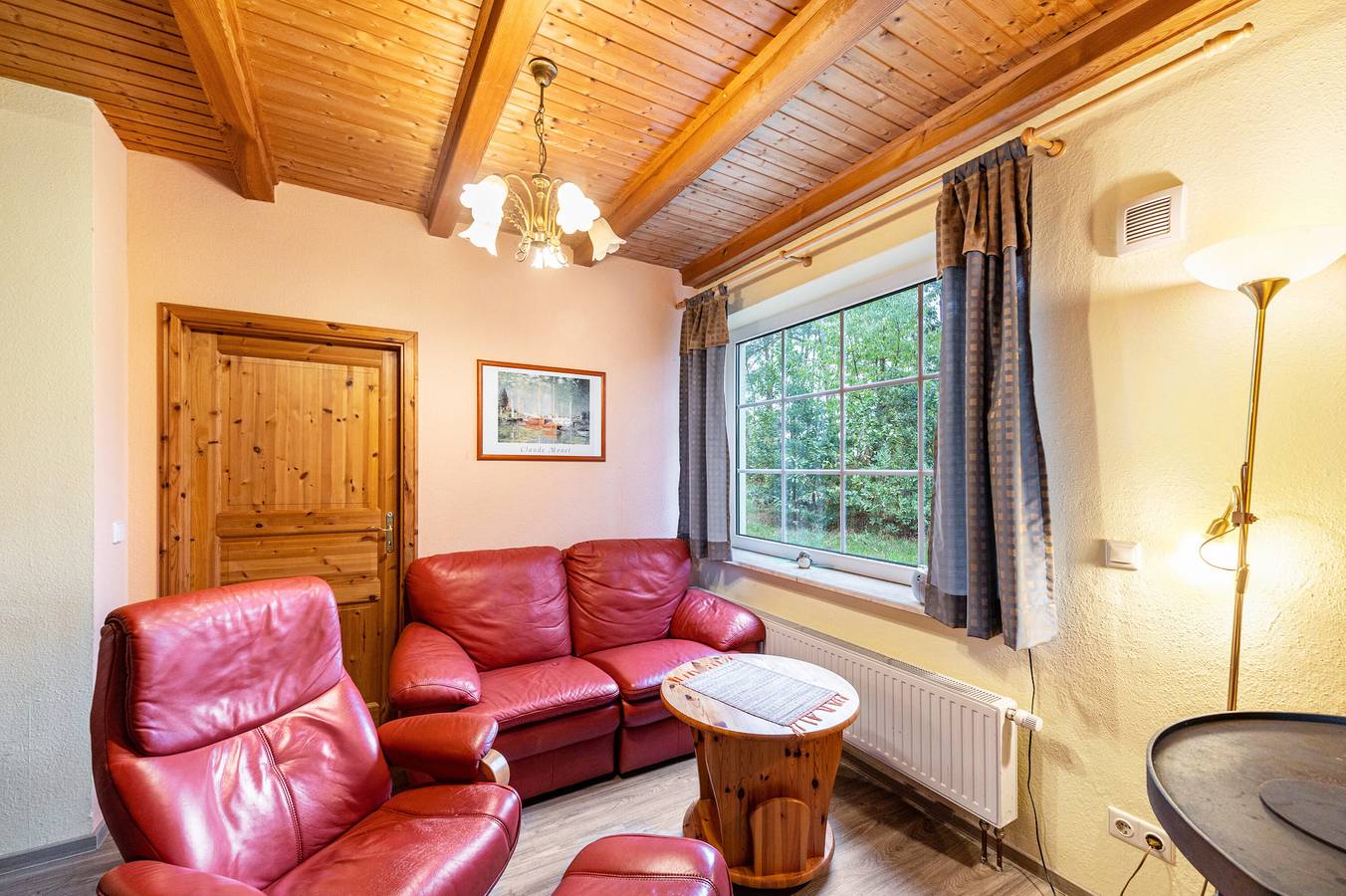 Holiday Home 'Ferienhaus Mine Hüsung' with Private Terrace, Shared Garden and Wi-Fi in Feldberger Seenlandschaft, Mecklenburg-Strelitz
