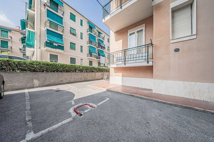 Appartement entier, [Extérieur frais] Parking gratuit • Climatisation • Mer à 1 km in Finale Ligure, Commune de Finale Ligure