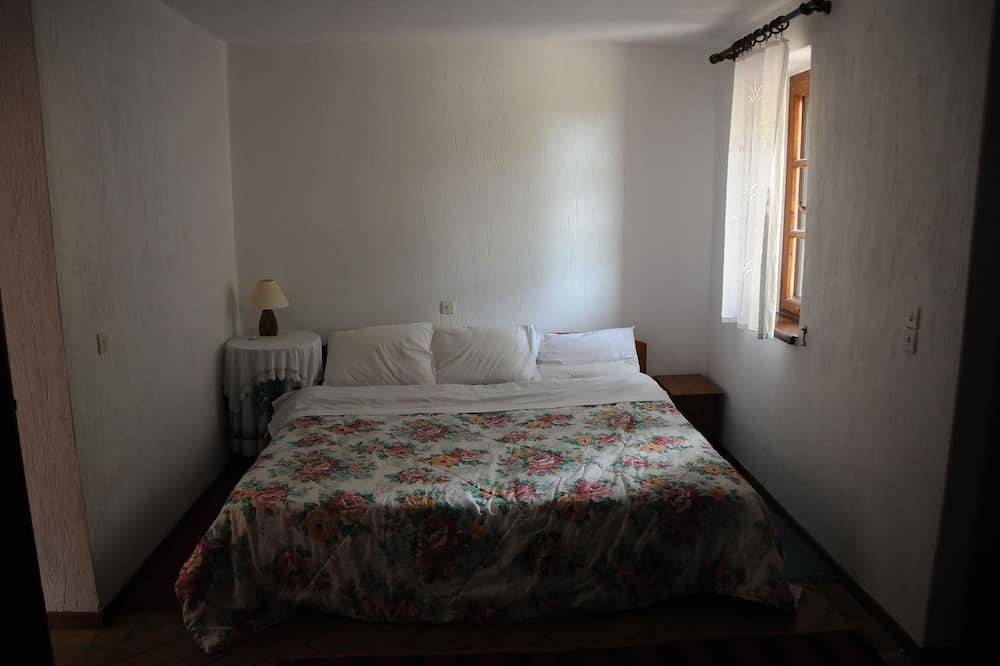 House with character, very quiet, tastefully decorated in Xiropigado, Kynouria