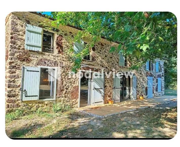Location de vacances pour 11 personnes, avec Jacuzzi et Terrasse ainsi que Jardin et Piscine dans Saugnacq-et-Muret