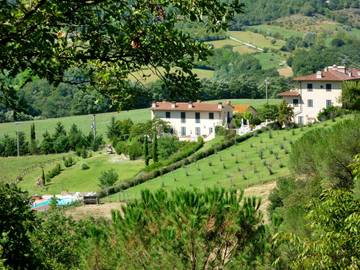 Gîte pour 7 personnes, avec jardin ainsi que vue et terrasse, animaux acceptés à Dicomano