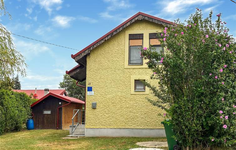 Schickes Apartment mit 1 Schlafzimmer an der Donau: WLAN, Klimaanlage, Parkplatz und Terrasse in Draž, Osijek-Baranja