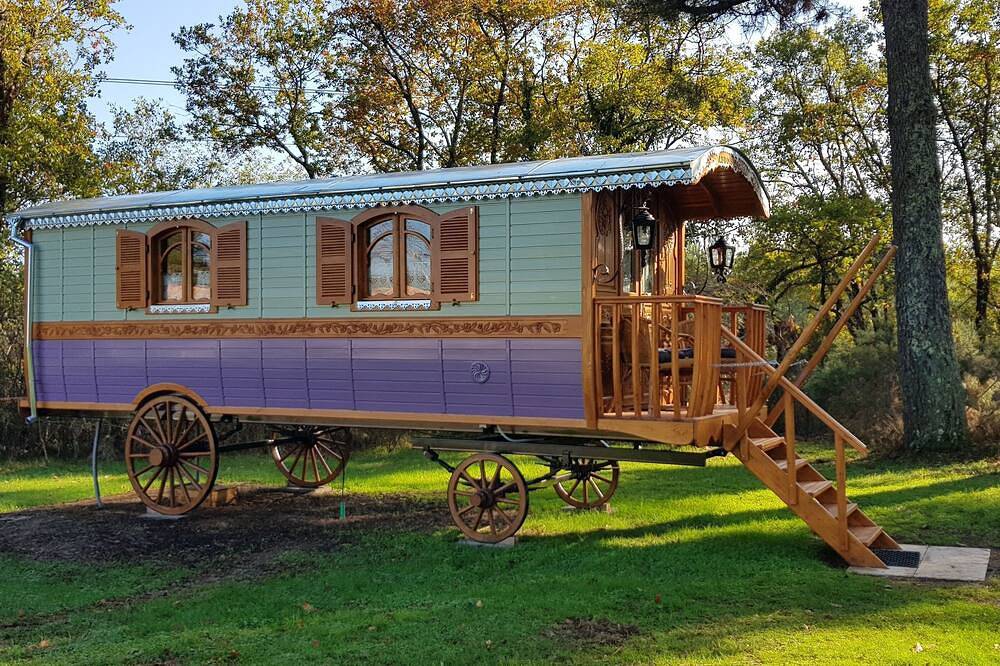 \"Au Bois Cheri\" La Roulotte Ferienhaus, Pool / Whirlpool in Bussac-Forêt, Jonzac und Umgebung