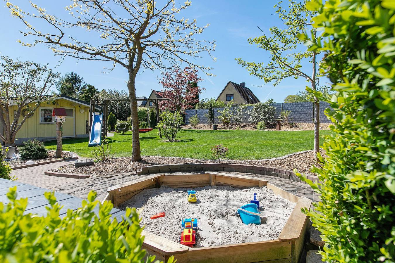 Ganze Wohnung, Ferienwohnung 'Auszeit' mit gemeinsamer Terrasse, privatem Garten und Wi-Fi in Hennstedt, Eider-Treene-Sorge