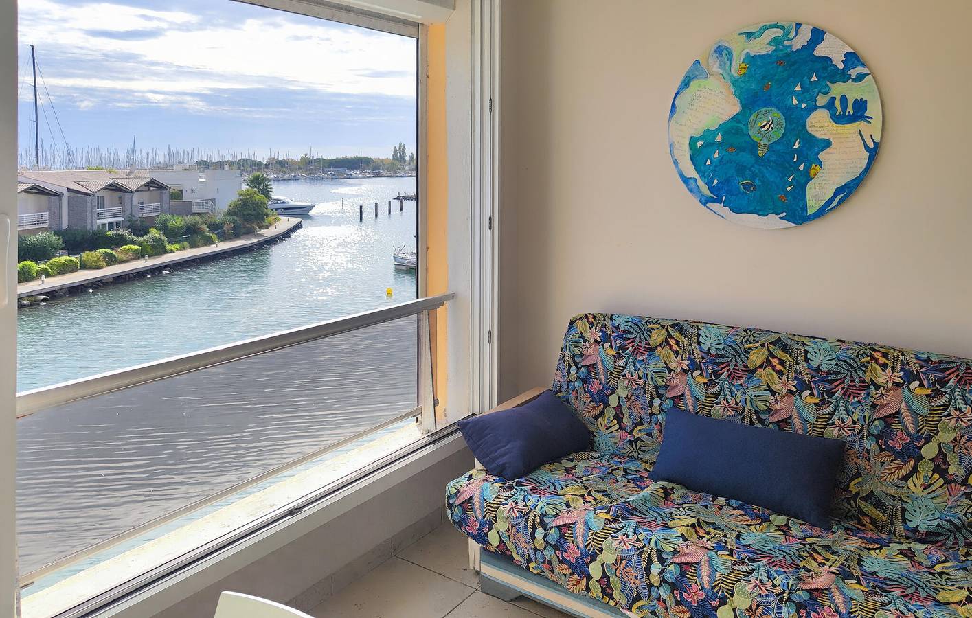 Apartamento vacacional entero, Acogedor apartamento junto a la playa con aparcamiento y WiFi in Cap d'Agde, Agde