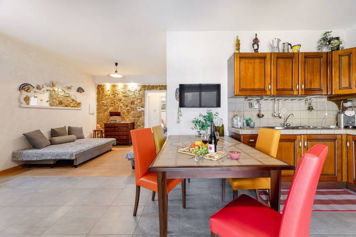 Holiday home for 3 people, with garden and hot tub - 1