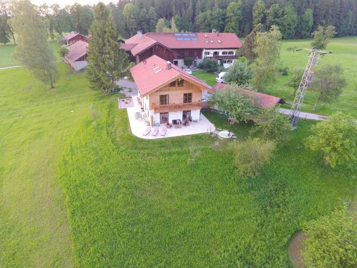 Ferienhaus für 8 Personen, mit Garten und Ausblick sowie Sauna und Pool in Miesbach