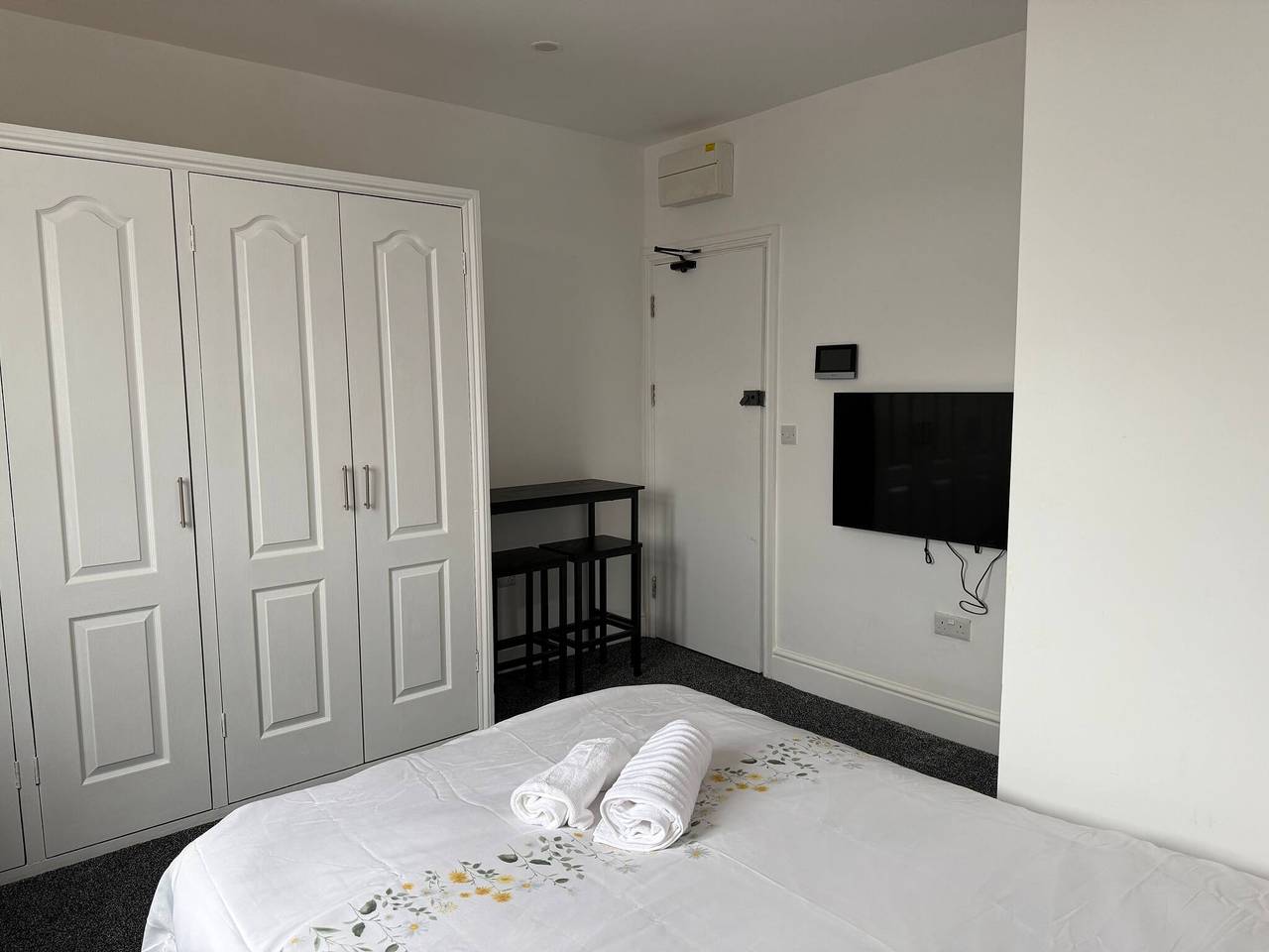 Apartamento entero, Peaceful Luton Apartment Close to Airport & Amenities in Luton, Chiltern Hills