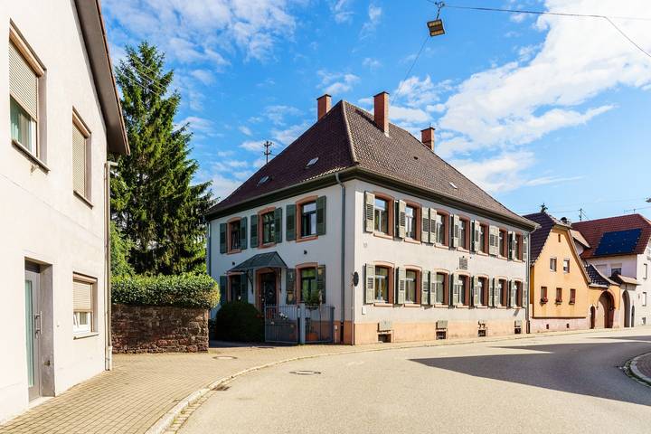 Geheel appartement, Appartement 'Pfarrgarten' met gedeelde tuin en wifi in Europa-Park, Kippenheim