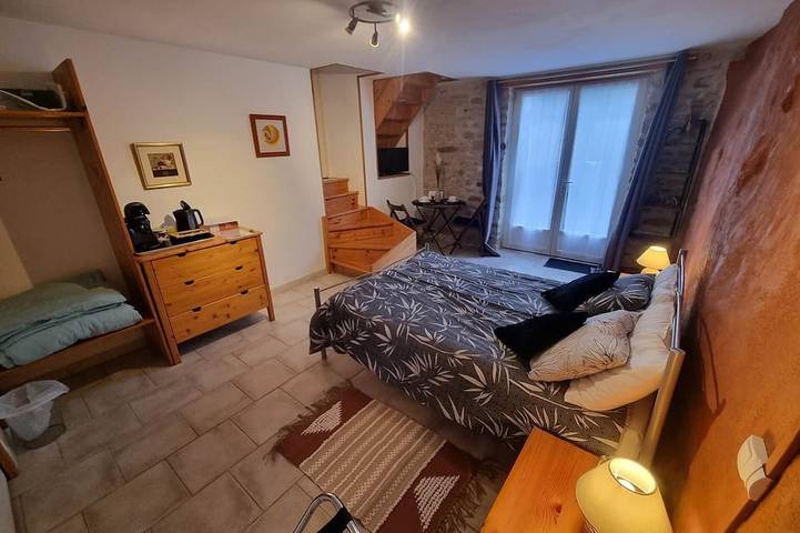 Gîte pour 2 personnes, animaux acceptés à Louzignac - 2