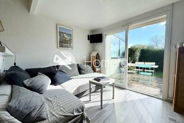 Location de vacances pour 5 personnes, avec piscine ainsi que terrasse et jardin, adapté aux familles à Guidel