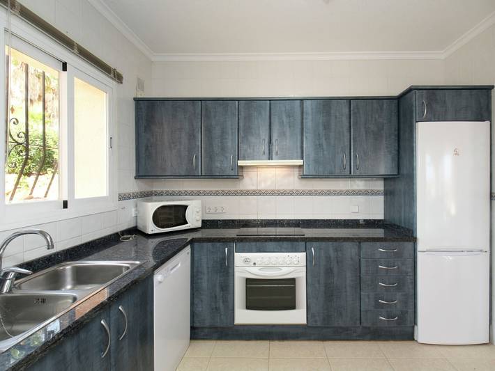 Casa rural para 6 personas, con jardín además de terraza y piscina, Familias con niños en Benitachell - 4