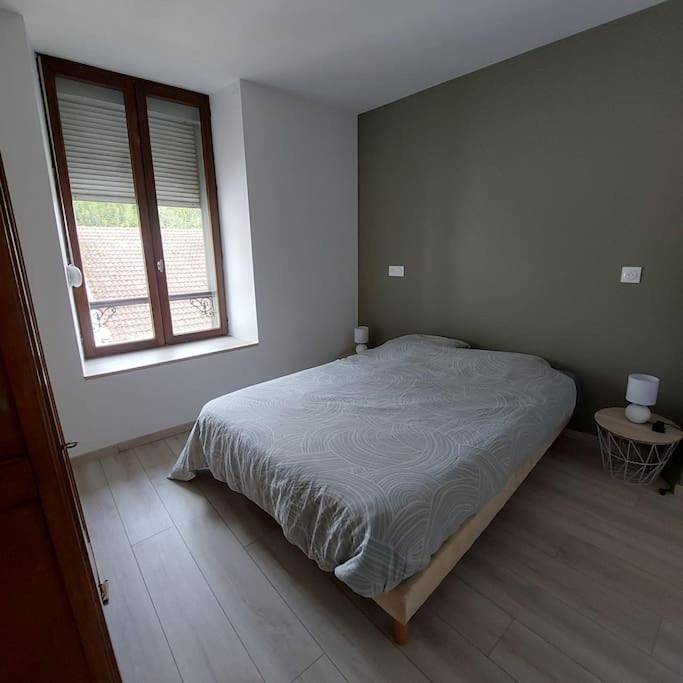 Appartement entier, Appartement rénové centre ville in Bourbonne-les-Bains, Haute-Marne