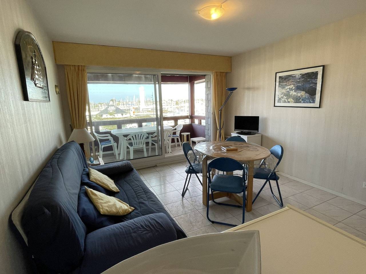 Geheel appartement, Cozy 4-person apartment with terrace, pool and parking in Arzon in Arzon, Côte des Mégalithes