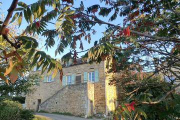 Gîte pour 7 personnes, avec jardin et balcon, animaux acceptés à Pierrefiche