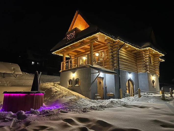 Apartament wakacyjny dla 17 osób, z Balkon i Taras oraz Jacuzzi i Widok na jezioro w Międzybrodzie Żywieckie