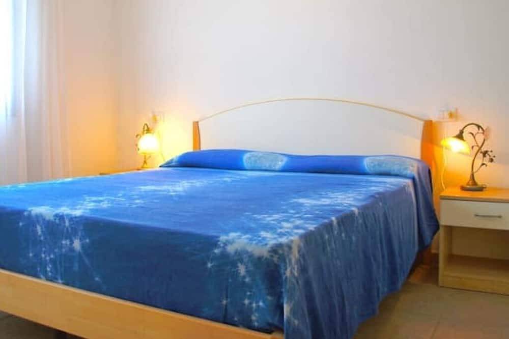 Ganze Wohnung, Sardinia, 50mt walk to the Beach  in La Ciaccia, Sardinien