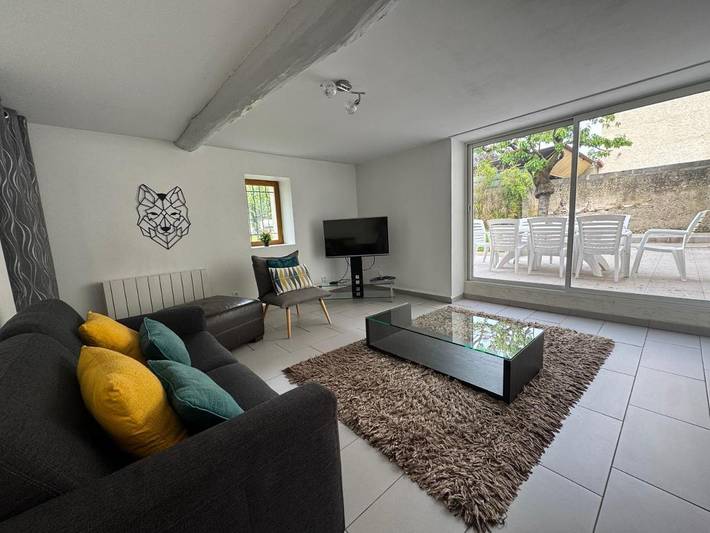 Location de vacances pour 8 personnes, avec piscine, animaux acceptés à Décines-Charpieu - 3