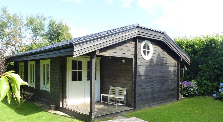 Gîte pour 2 personnes, avec jardin ainsi que piscine et vue dans Bierges