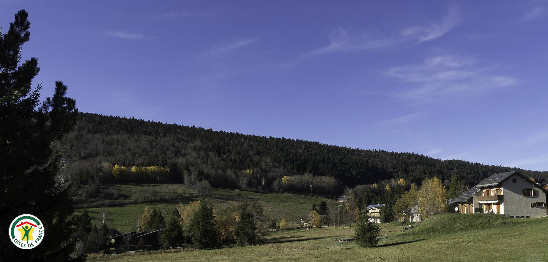 Gîte confortable avec parking, jardin et chauffage, à proximité des remontées mécaniques et de la station de ski in Corrençon-en-Vercors, Parc naturel régional du Vercors