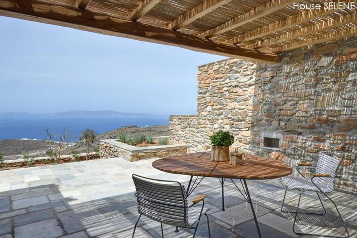 Villa for 6 people, with garden and pool as well as view, with pets in Tinos