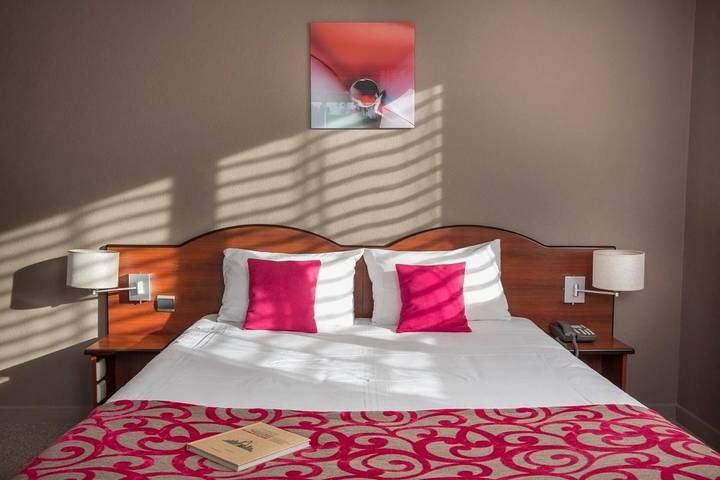 Hôtel pour 3 personnes, avec piscine ainsi que jardin et vue à Saint-Martin-d'Uriage - 3