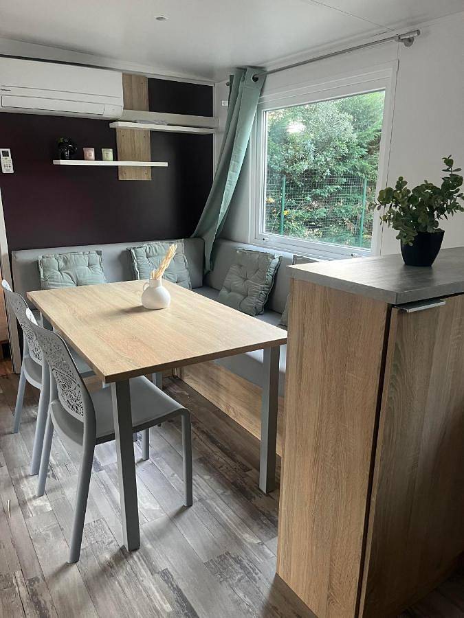 Camping pour 6 personnes, avec piscine et jacuzzi ainsi que jardin et bassin pour enfant à Capbreton - 3