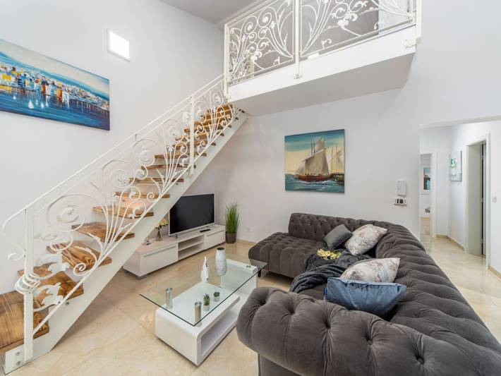 Villa pour 6 personnes, avec terrasse et jardin à Šibenik - 2