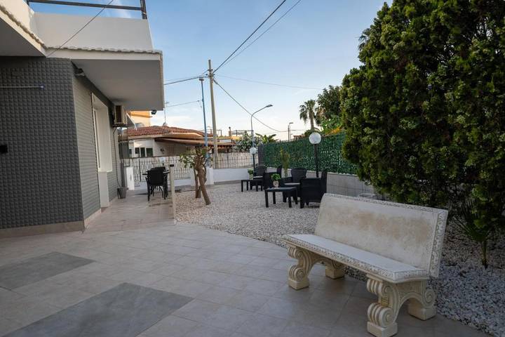 Location de vacances pour 2 personnes, avec jardin et vue à San Leone - 2