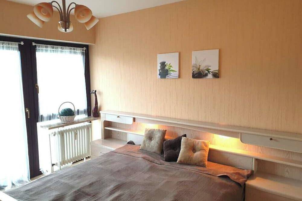 Ganze Wohnung, Untersbergblick - Apartment in Luftkurort an den Toren zu Salzburg in Ainring, Rupertiwinkel