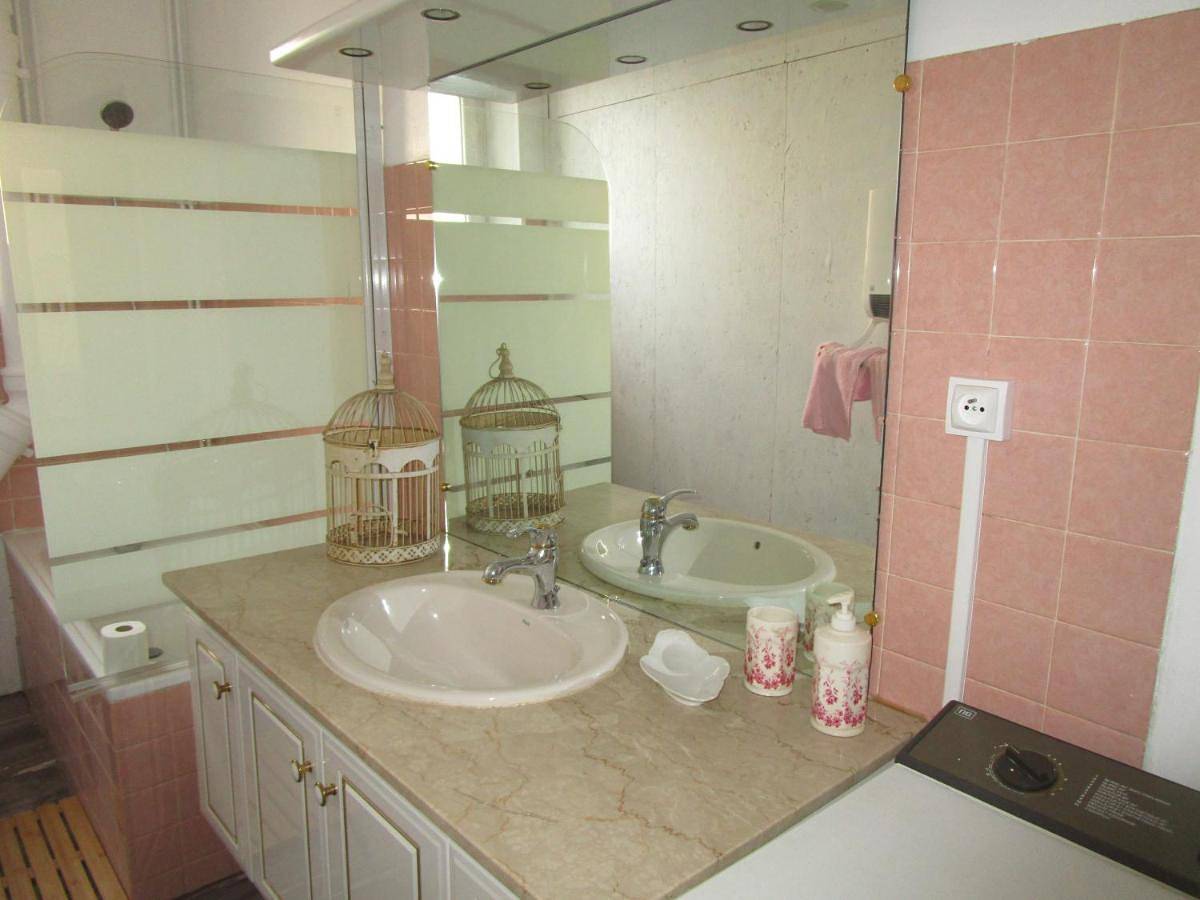 Appartement entier, One-Bedroom Apartment in Langeac, Haute-Loire