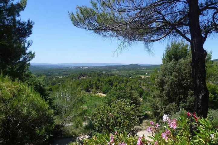 Location de vacances pour 8 personnes, avec Terrasse et Jardin à Vitrolles-en-Luberon