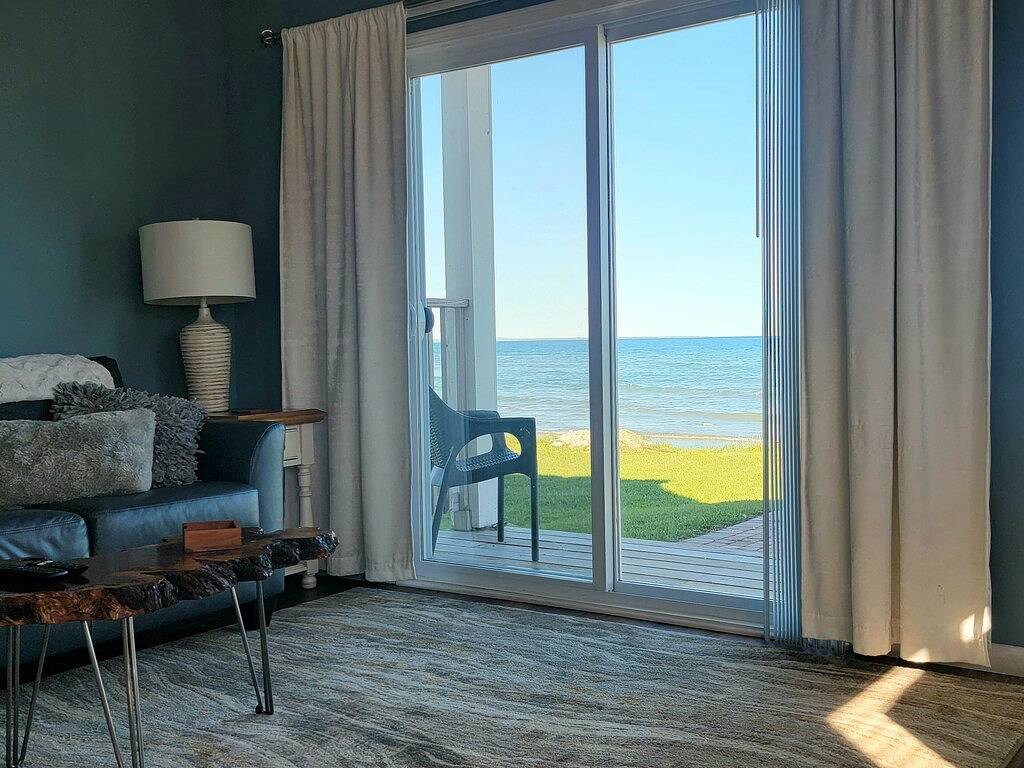Ganze Wohnung, Islands View Condo- Waterfront in St. Ignace, Mackinac County