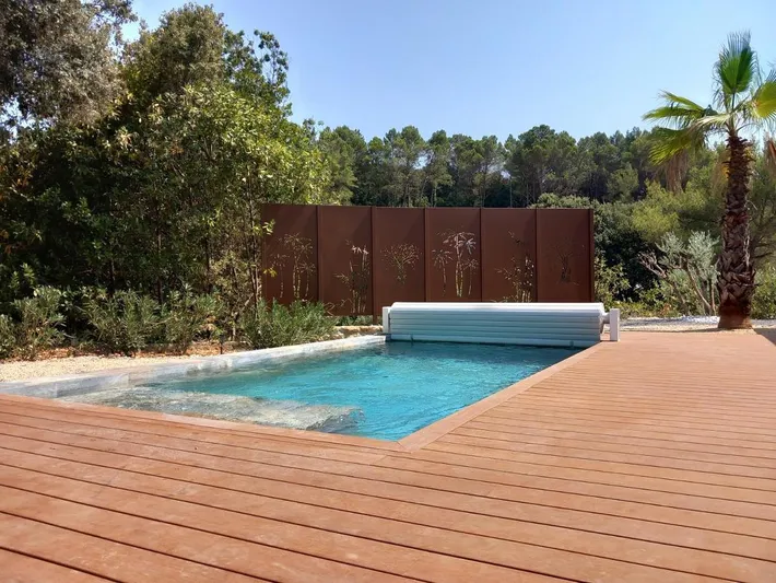 Villa für 8 Personen, mit Ausblick und Pool sowie Garten - 1
